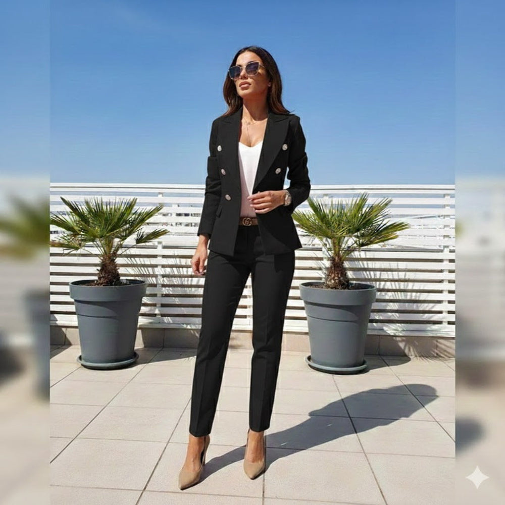 Chic Women’s Blazer & Trouser Set